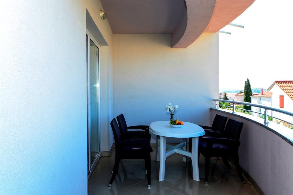 Apartments Resman 沃迪切 外观 照片