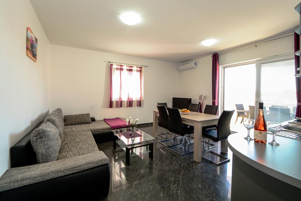 Apartments Resman 沃迪切 外观 照片